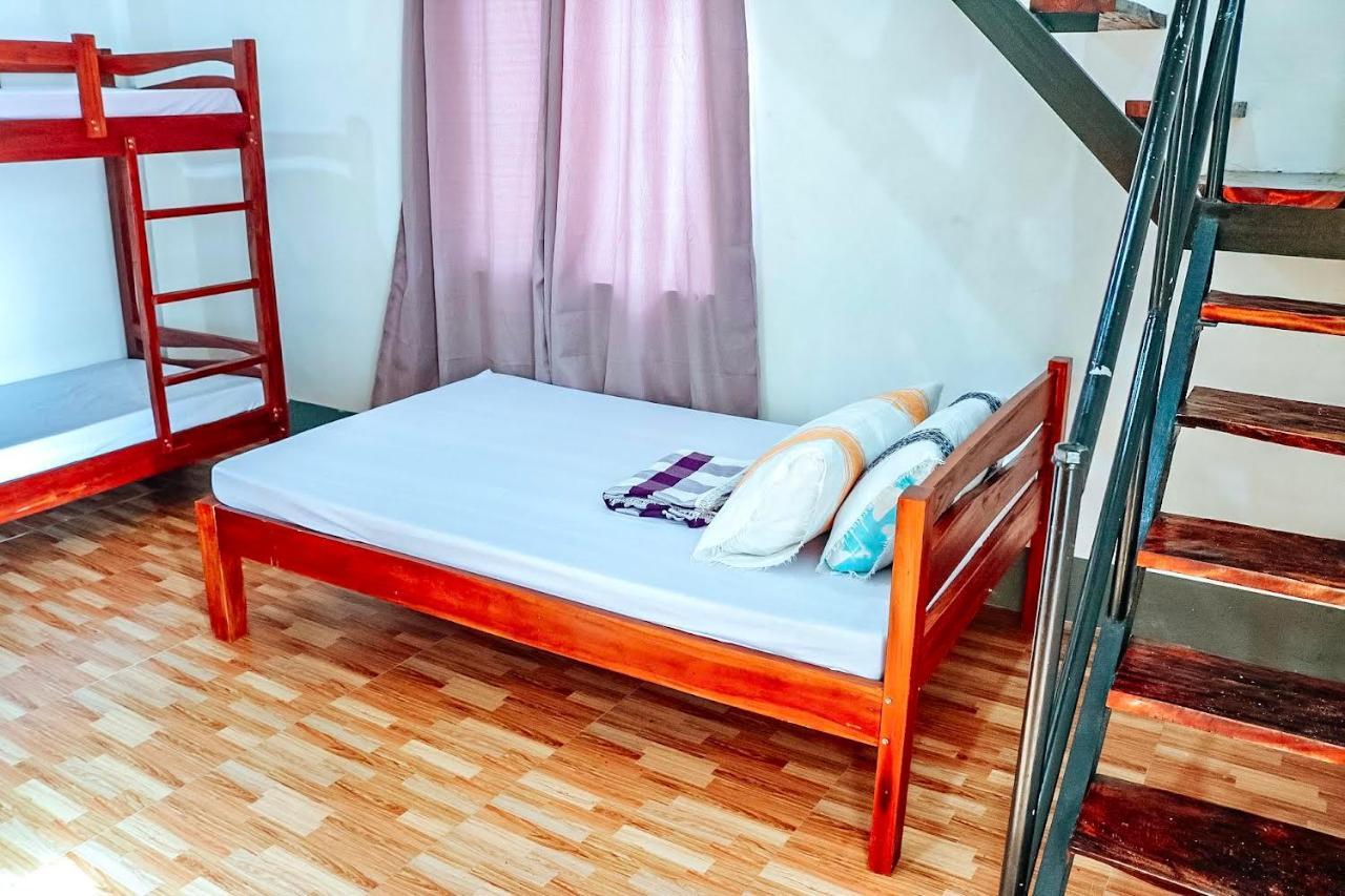 Airport View Hotel Виган Екстериор снимка