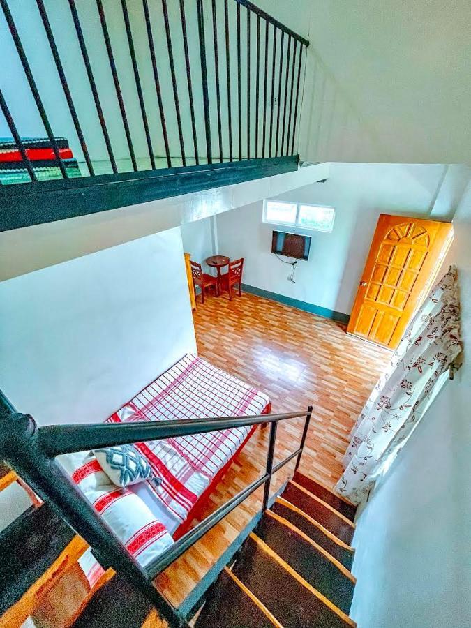 Airport View Hotel Виган Екстериор снимка