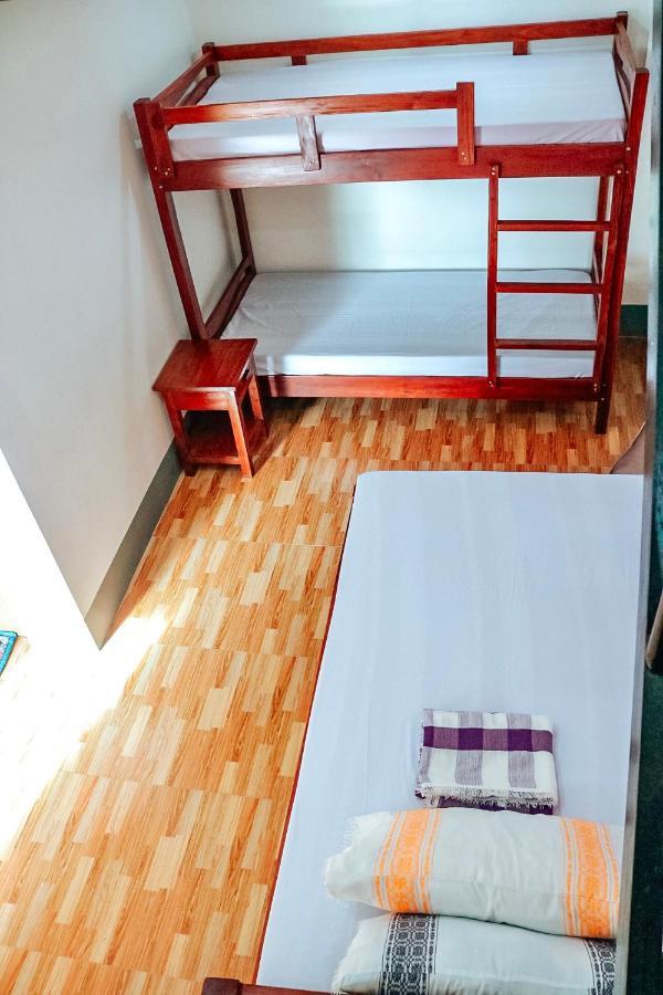 Airport View Hotel Виган Екстериор снимка