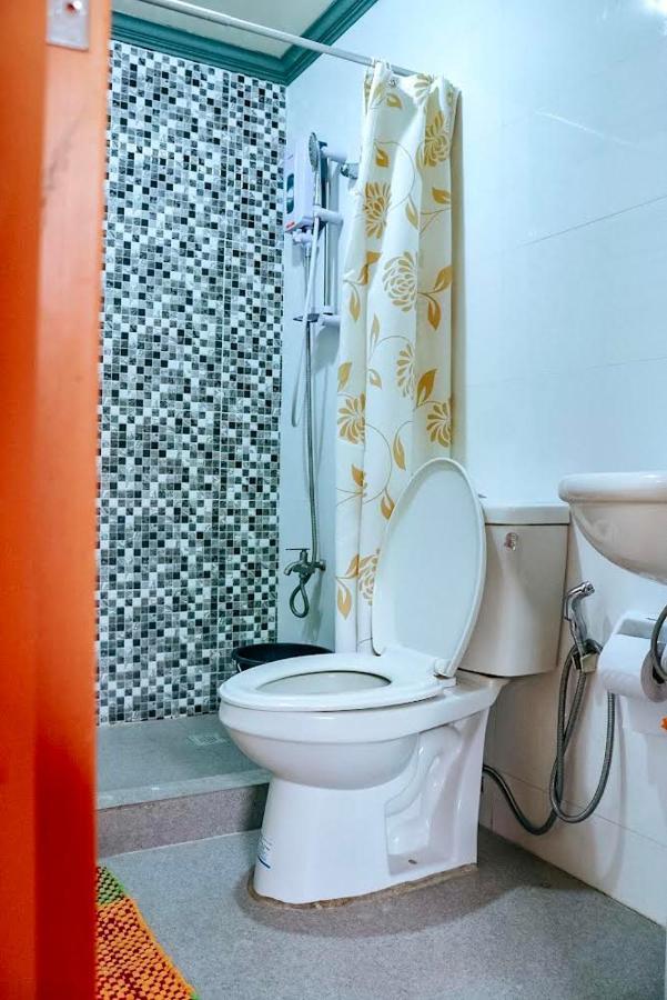 Airport View Hotel Виган Екстериор снимка