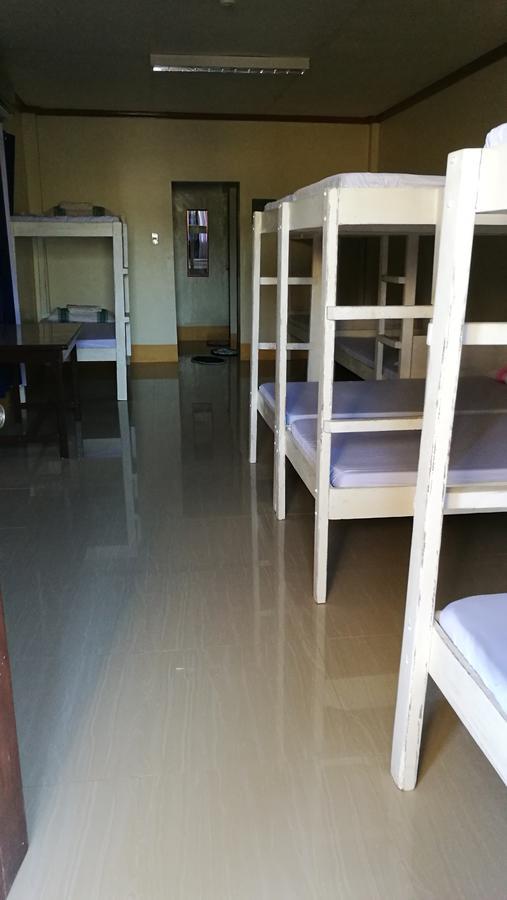 Airport View Hotel Виган Екстериор снимка
